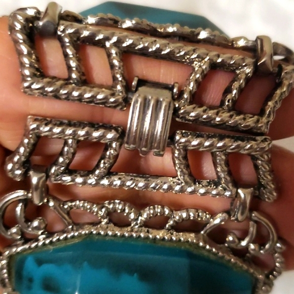 Wide Chunky Marbleized Thermoset Lucite Bracelet Vintage 2 1/4" wide / 7" Long - Picture 8 of 10